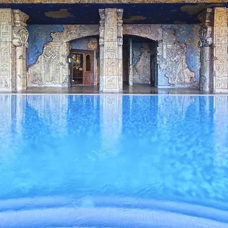 Amfora Hotel 3*
